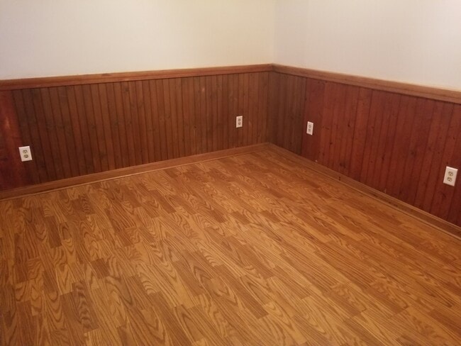 Building Photo - 307 N Market St