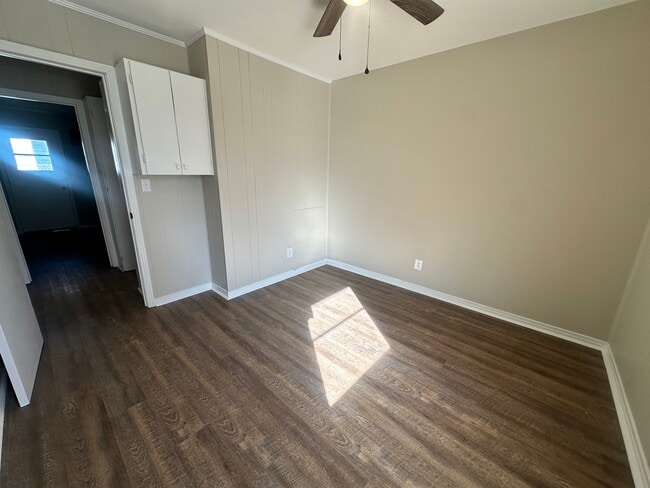 Building Photo - 1929 4th Ave N