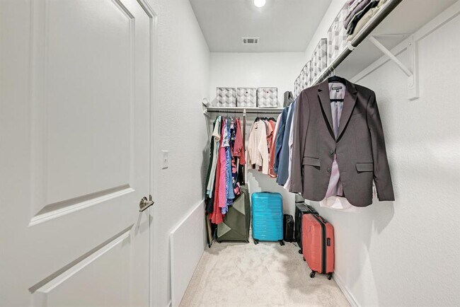 Building Photo - 113 Rampart Lp