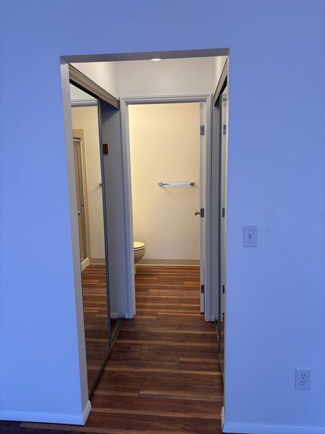 Building Photo - Brand New Update: 2 Bed/2 Bath UMED Condo!