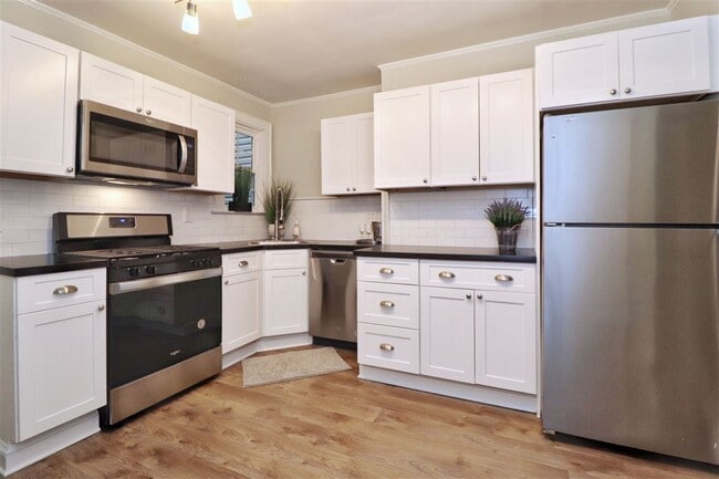 Primary Photo - 63 Laidlaw Ave