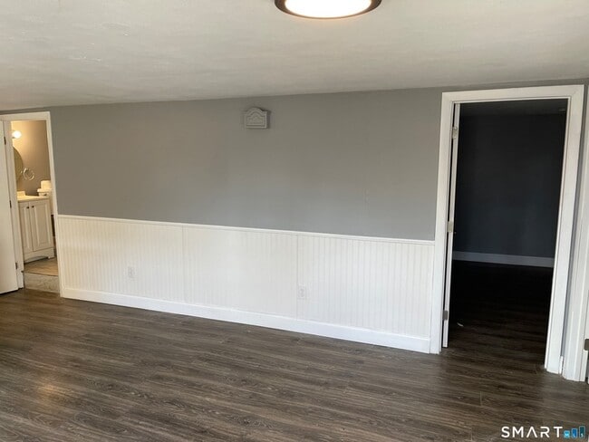 Building Photo - 54 Church St