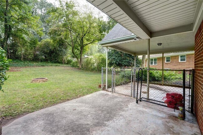 Building Photo - 2955 Delcourt Dr