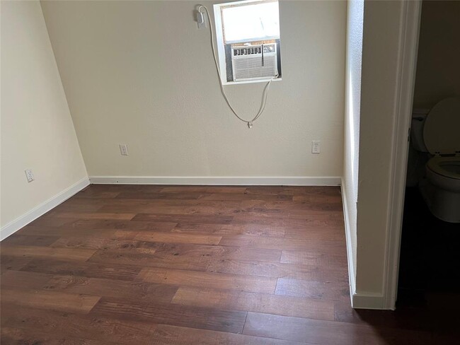 Building Photo - 7006 Bailey Rd