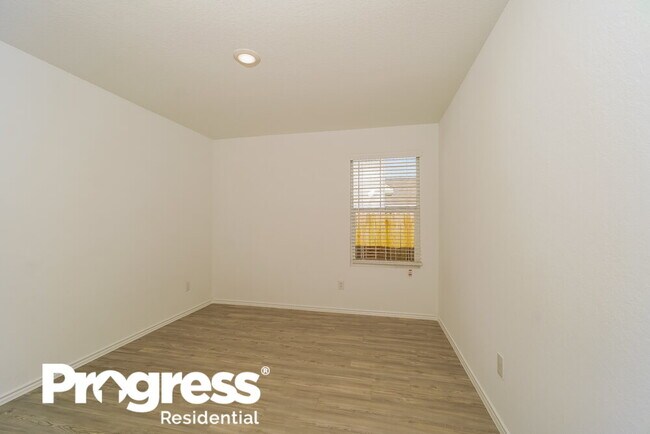 Building Photo - 5933 Antonio Pl