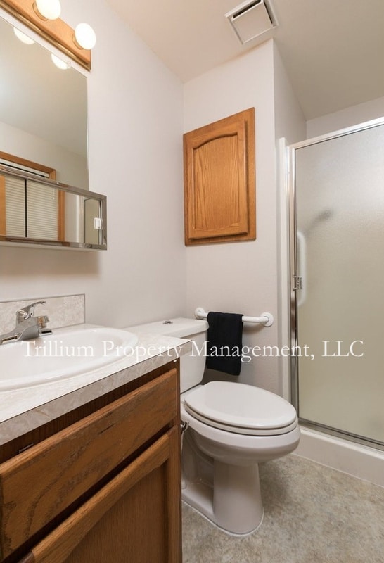 Building Photo - 110 SE 65th Ave