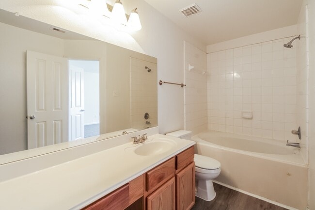 Building Photo - 7803 Cypress Edge Dr