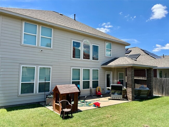 Building Photo - 2534 Pines Pointe Dr