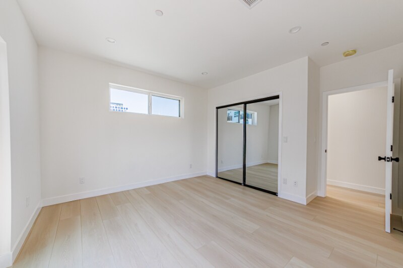 Building Photo - 1332 Tamarind Ave