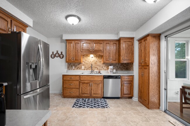 Building Photo - 634 Pollard Rd