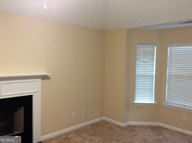 Building Photo - 4015 Yellow Pine Ct