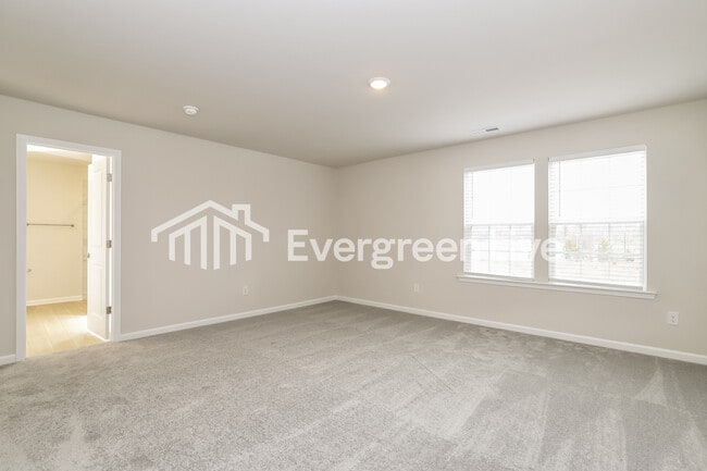 Building Photo - 5543 Hydrangea St