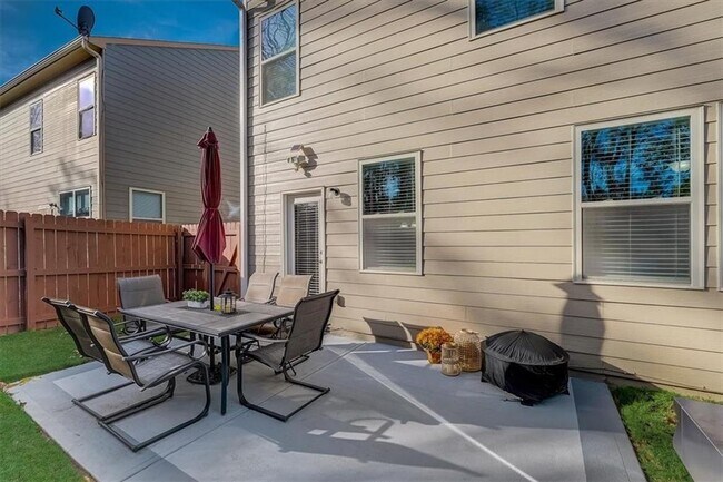 Building Photo - 4640 Roseman Trail