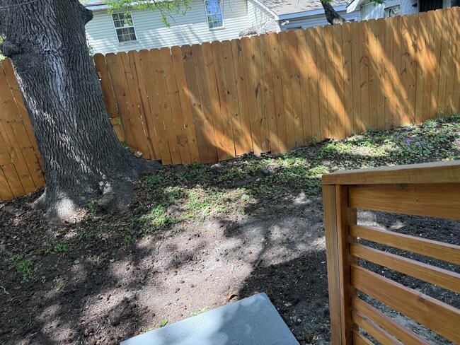 Building Photo - 239 Jenks St