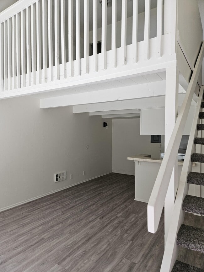 Building Photo - 231 Linden Ave