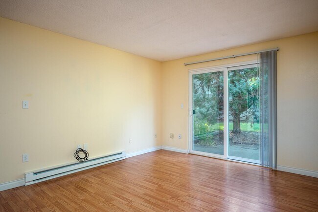 Building Photo - 5470 SW Alger Ave