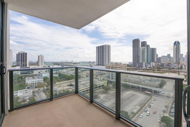 Building Photo - 1600 NE 1st Ave