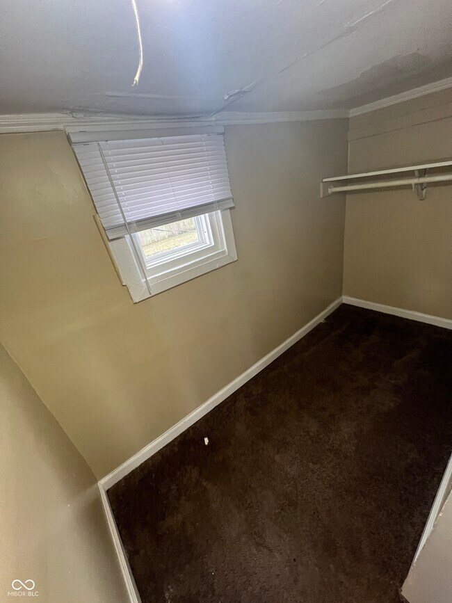 Building Photo - 2821 E 13th St