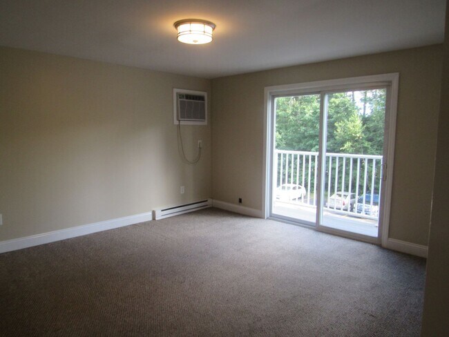 Building Photo - Londonderry 3 Bedroom Available NOW for Rent!