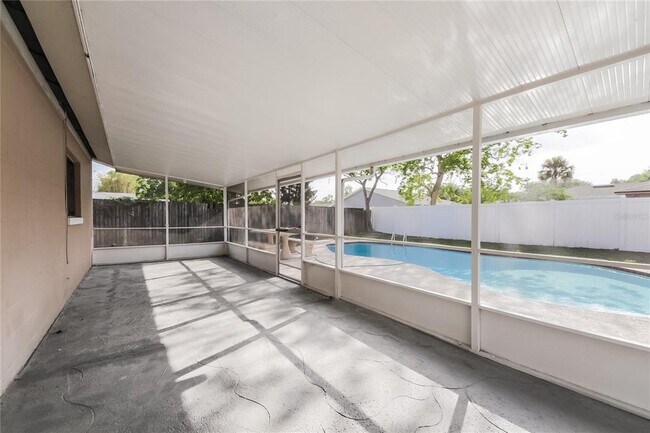 Building Photo - 5116 N Woodcrest Dr