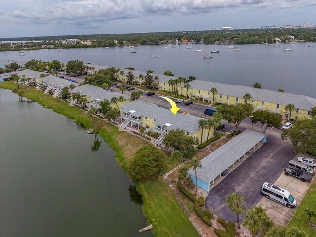 Building Photo - 222 Pompano Dr SE