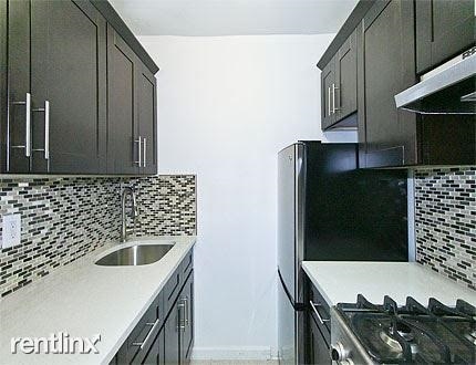 Building Photo - 8134 Baxter Ave