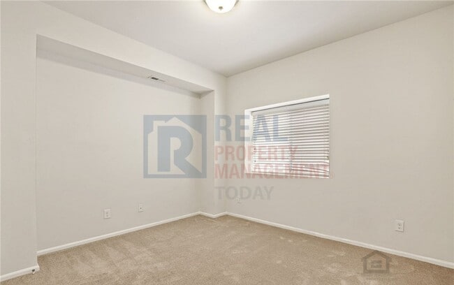 Building Photo - Beautiful 4-Bedroom Home Featuring Open Layout & Stainless Appliances!!