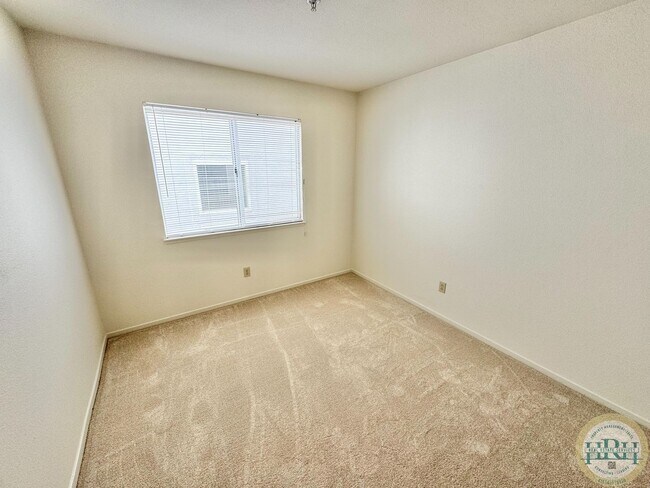 Building Photo - Large 6 BR|3 BA in the coveted Community Of Traditions Belhaven in Daly City With Views Of The Hills