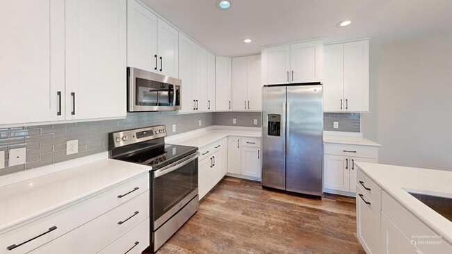 Building Photo - 103 Hillock Dr