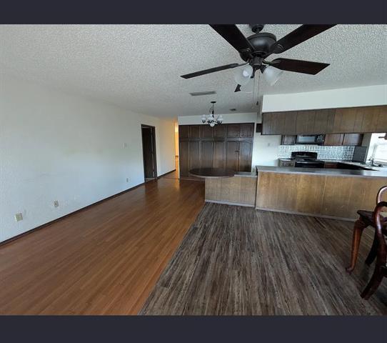 Building Photo - 2604 Peppertree Pl