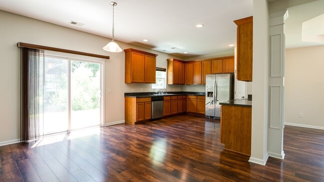 Building Photo - 4 Bedroom 2.5 Bath House in Sophia Landing...