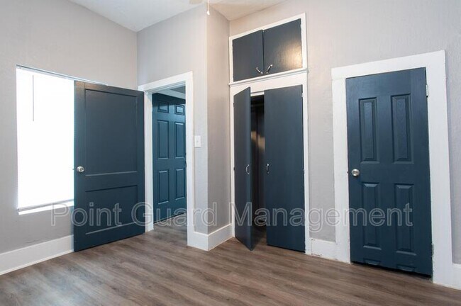 Building Photo - 623-627 S. Hydraulic - 2