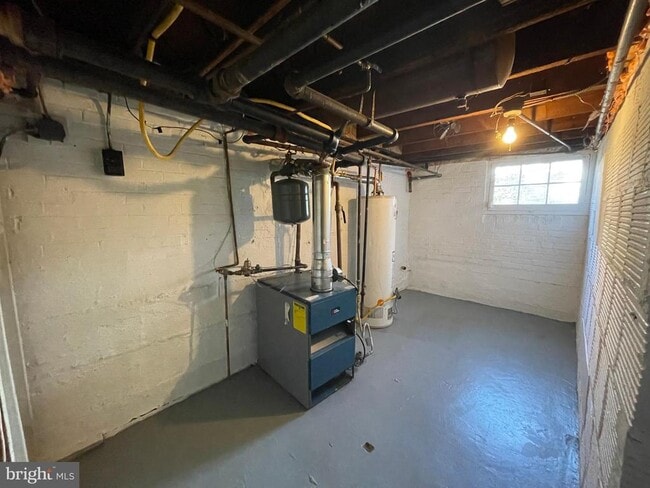 Building Photo - 3211 Varnum St