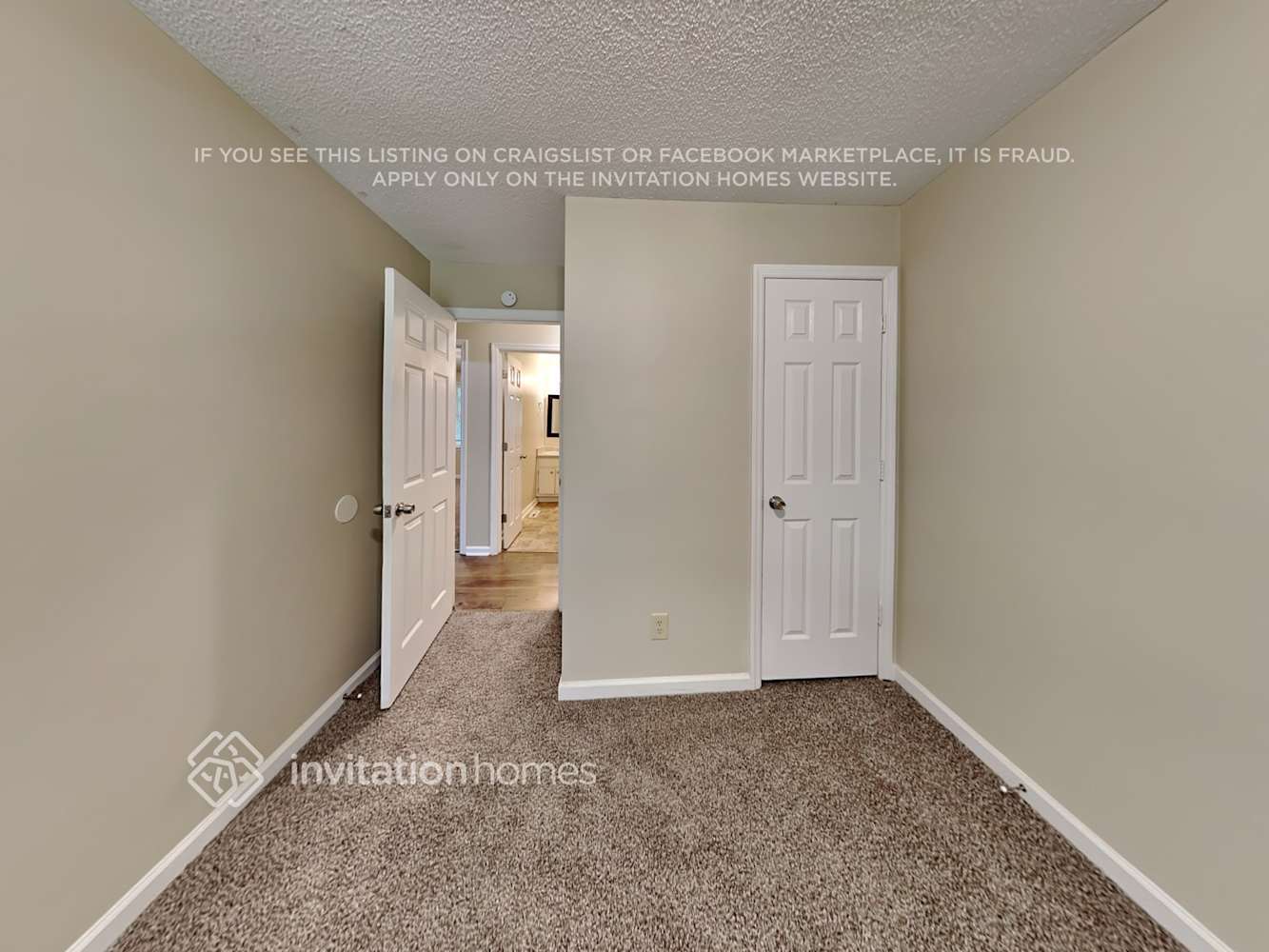 Building Photo - 1650 Lakeview Pl