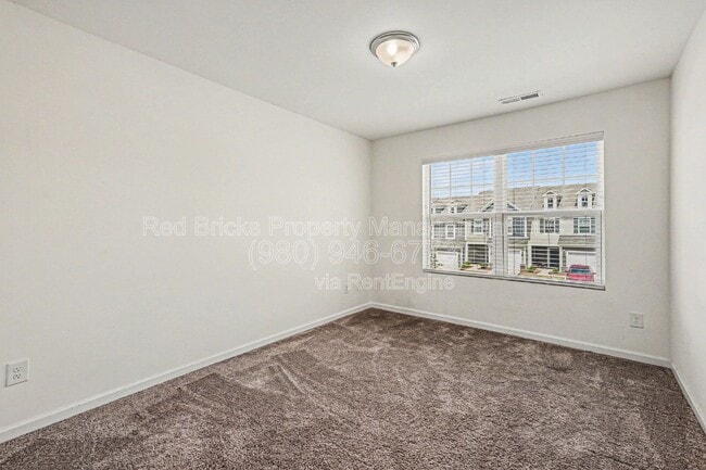 Building Photo - 2785 Yeager Dr NW