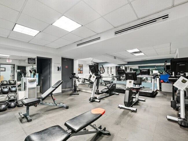 Building Photo - 1440 N Lake Shore Dr