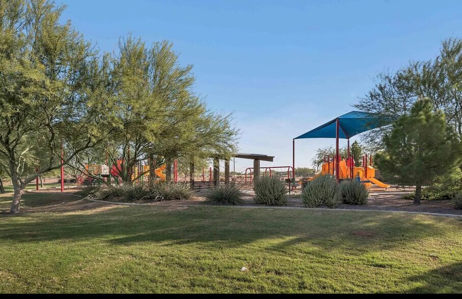 Community park - 852 N Terrace Rd
