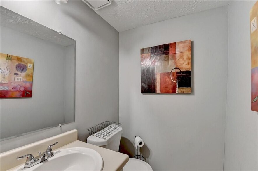 Building Photo - 1181 Izod Ct