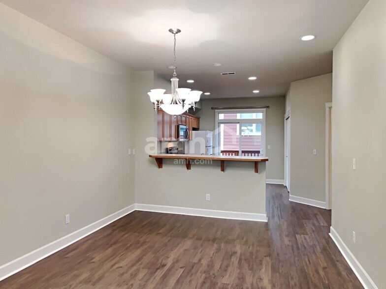 Building Photo - 129 Wild Rose St