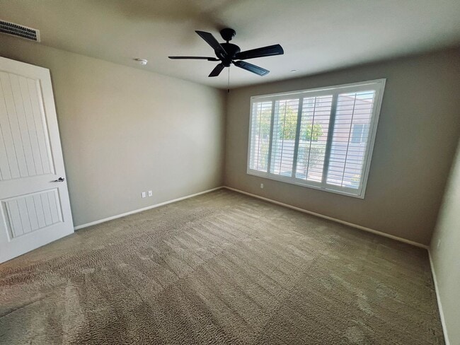 Building Photo - Gorgeous 2 bedroom and 2 bathroom home in ...