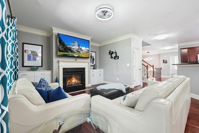 Building Photo - 3888 Fairhill Point