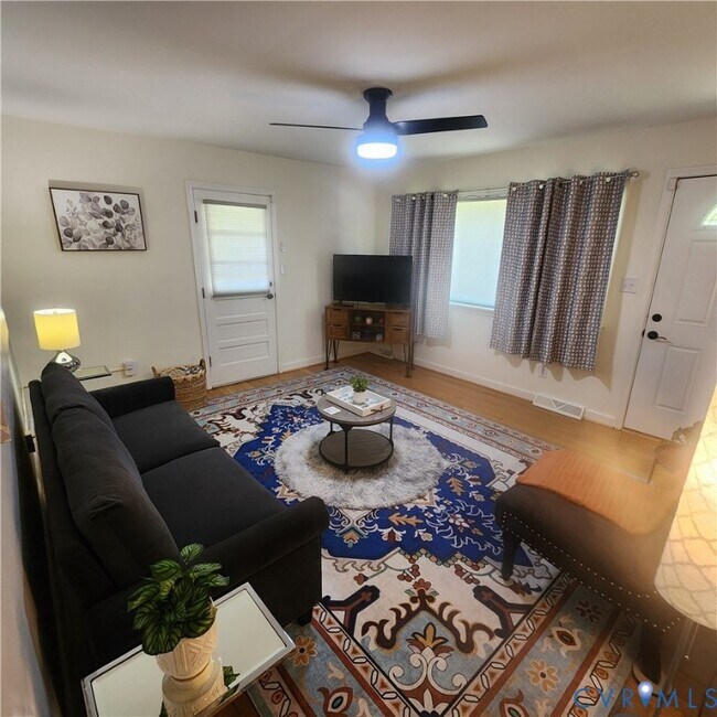 Building Photo - 9005 Pine Hill Rd