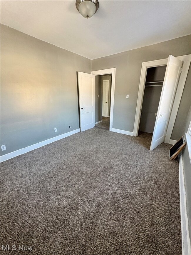 Building Photo - 18 N Richview Ave