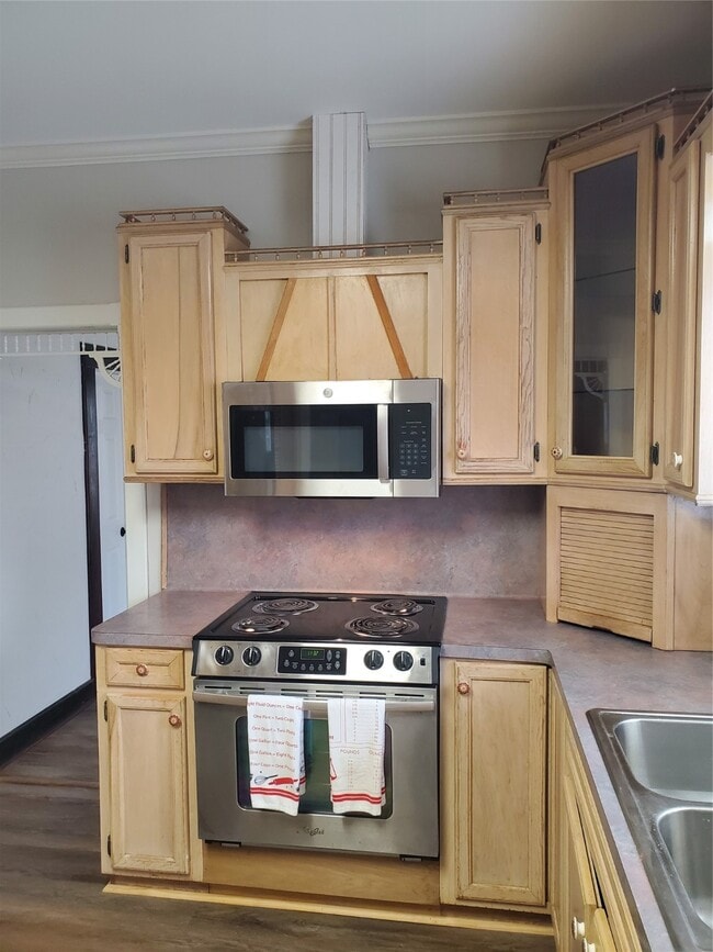 Building Photo - 1205 2nd St