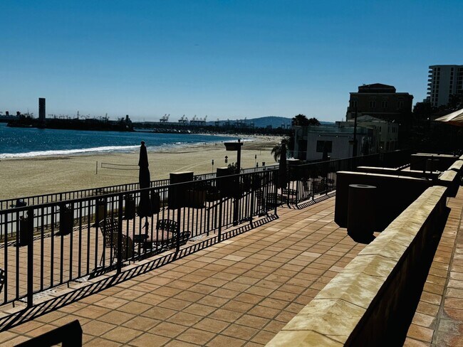 Building Photo - Oceanview 1 Bedroom with Beach Access for ...
