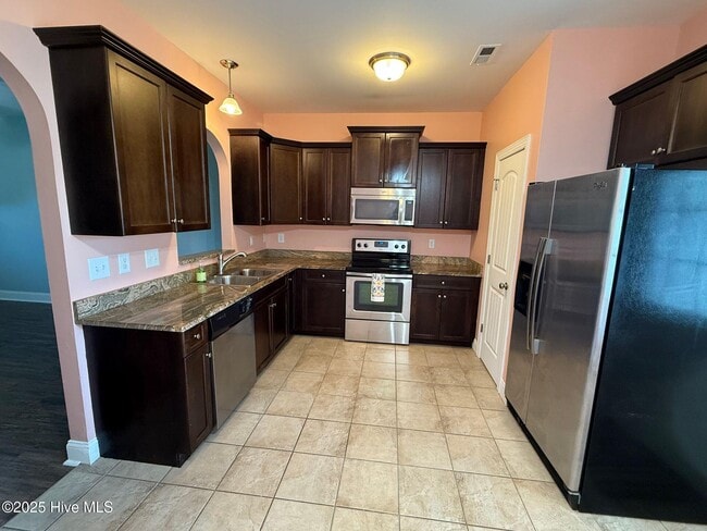 Building Photo - 120 Parrot Landing Dr
