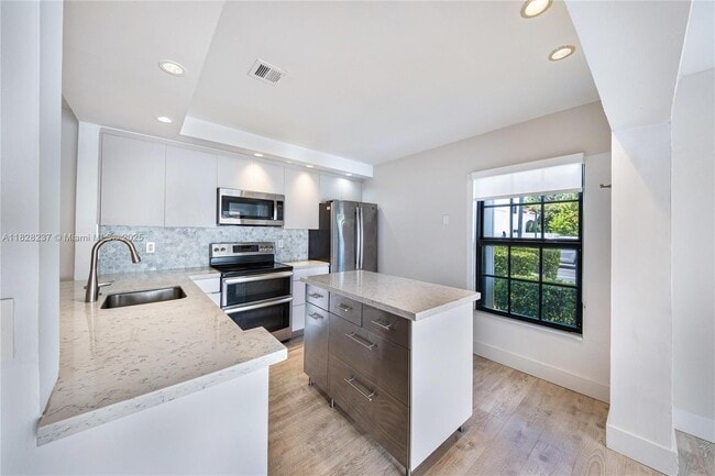 Building Photo - 20945 Bay Ct