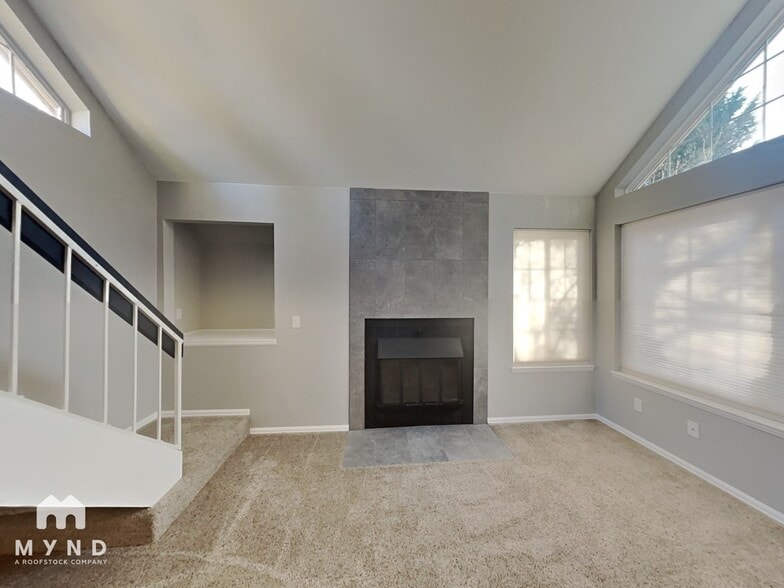 Building Photo - 13803 E Lehigh Ave