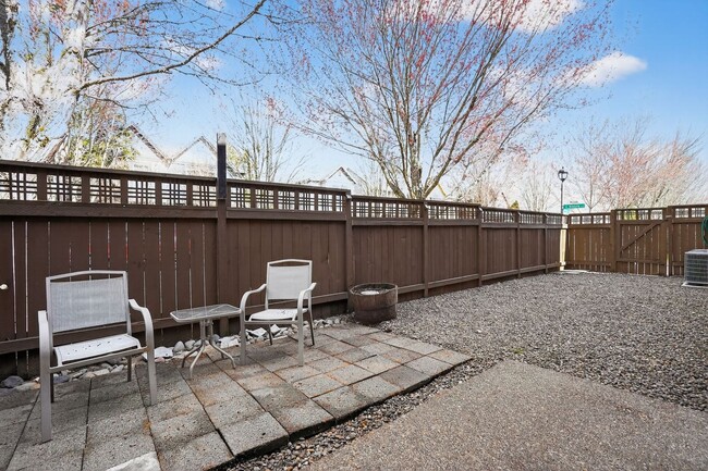 Building Photo - 1052 SE Portlandia Ave