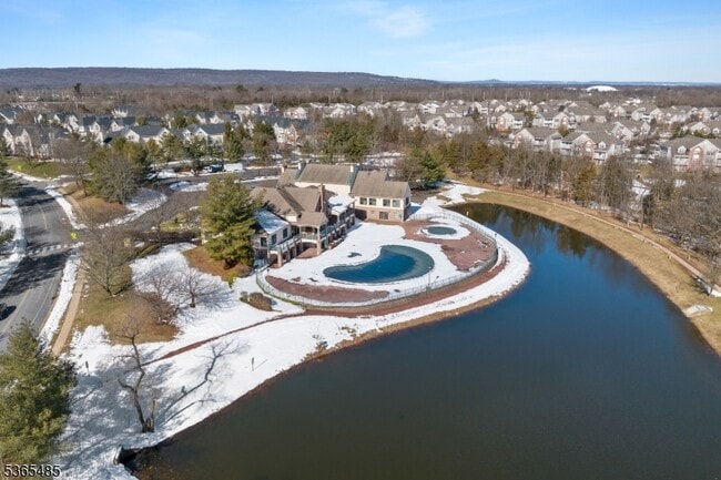Building Photo - 904 Rhoads Dr